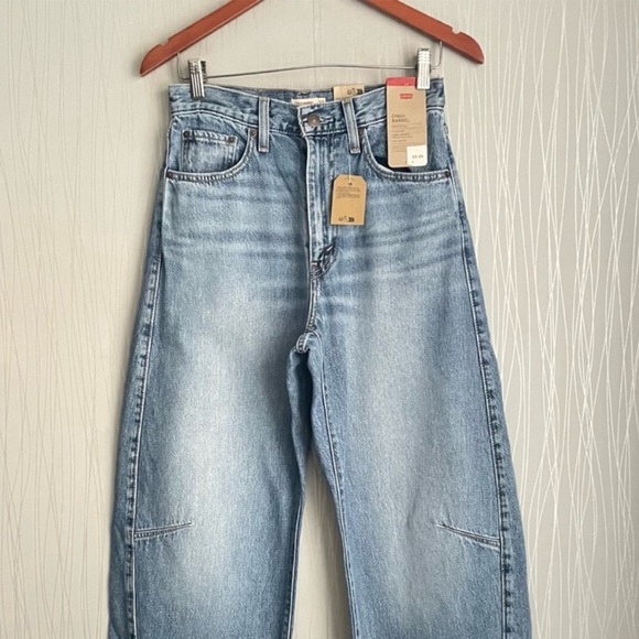 NWT Levi’s Cinch Barrel Jeans - Picture 5 of 16